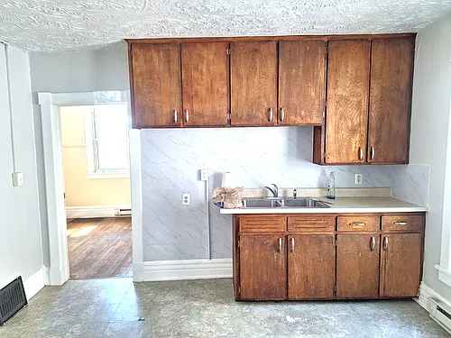 1129 Howard St Photo 1