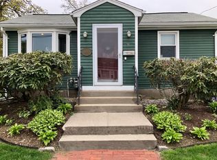 31 Warman Ave, Cranston, RI 02920
