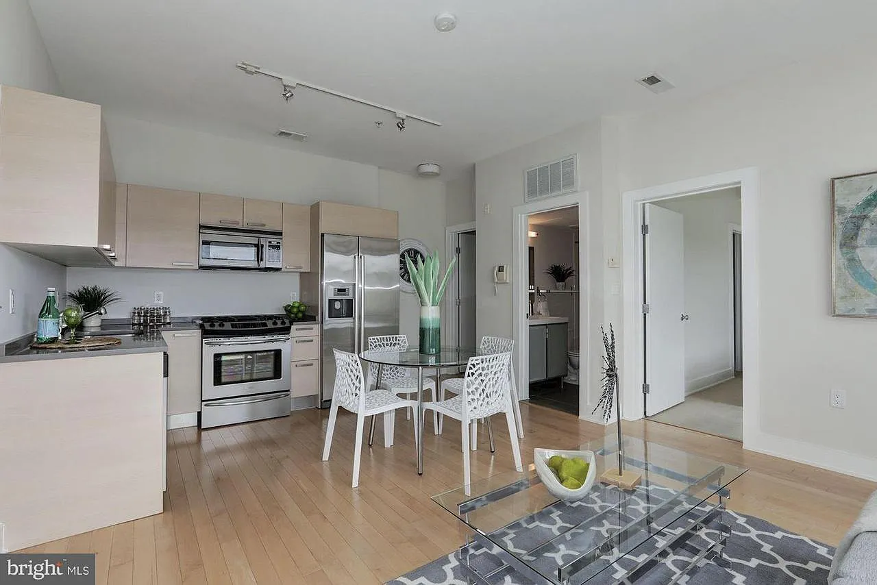 1 bed, 550 sqft, $2,700 — Photo 3