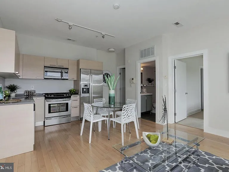1616 11th St NW #Penthouse 2 — Photo 3