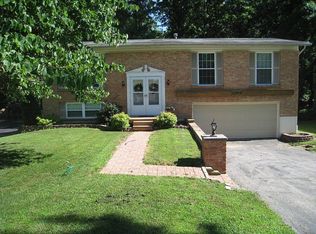 1044 Carole Ln, Ballwin, MO 63021