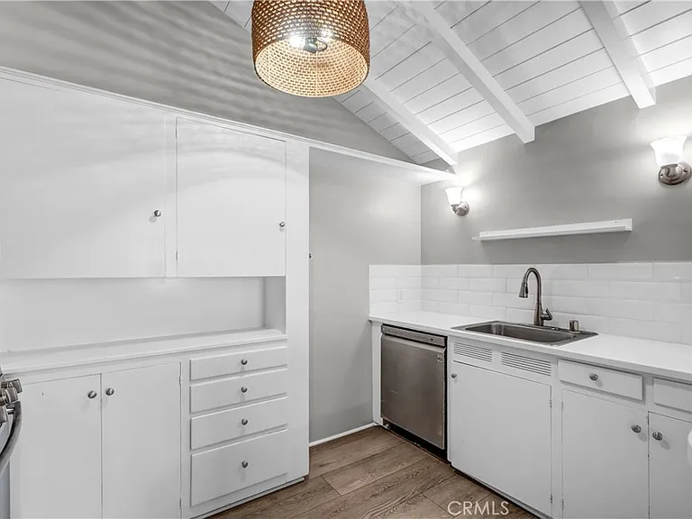 320 Sapphire Ave — Photo 15