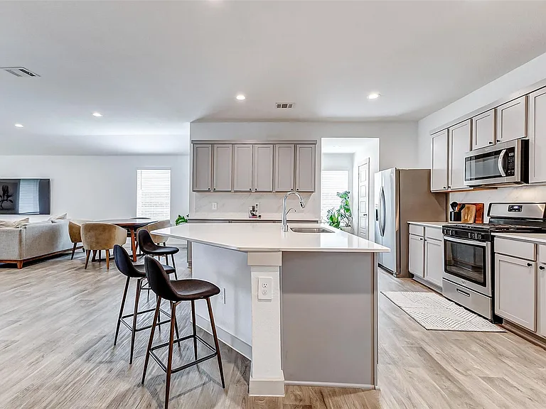 1731 William Scott St — Photo 16
