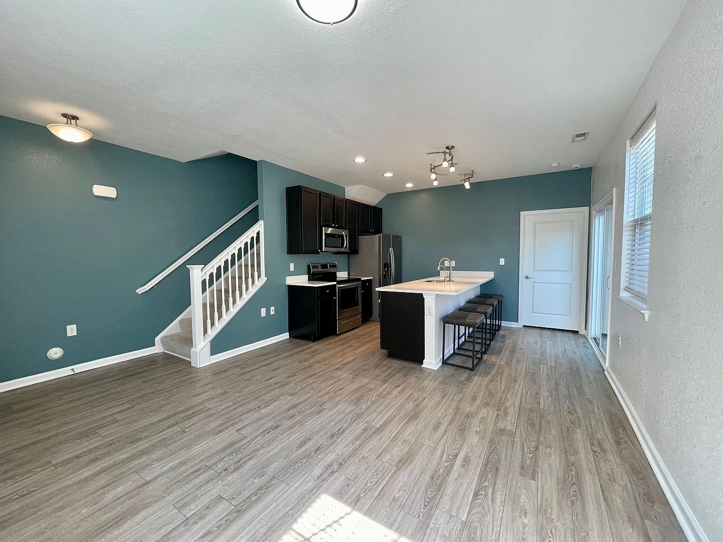 Beautifully Upgraded 3-Bedroom Home with Private En-Suites & Bonus Space — Photo 4