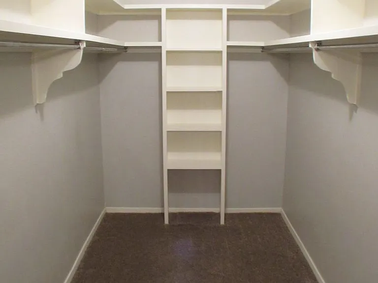 10406 Shadow Bend Dr — Photo 10
