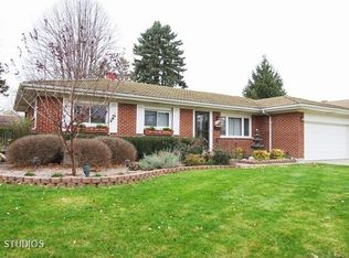 944 Leahy Cir, Des Plaines, IL