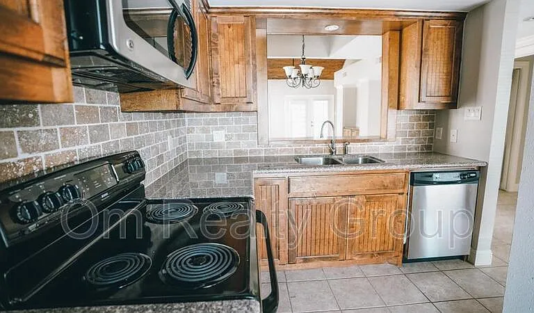 4144 Greystone Way #104 — Photo 14