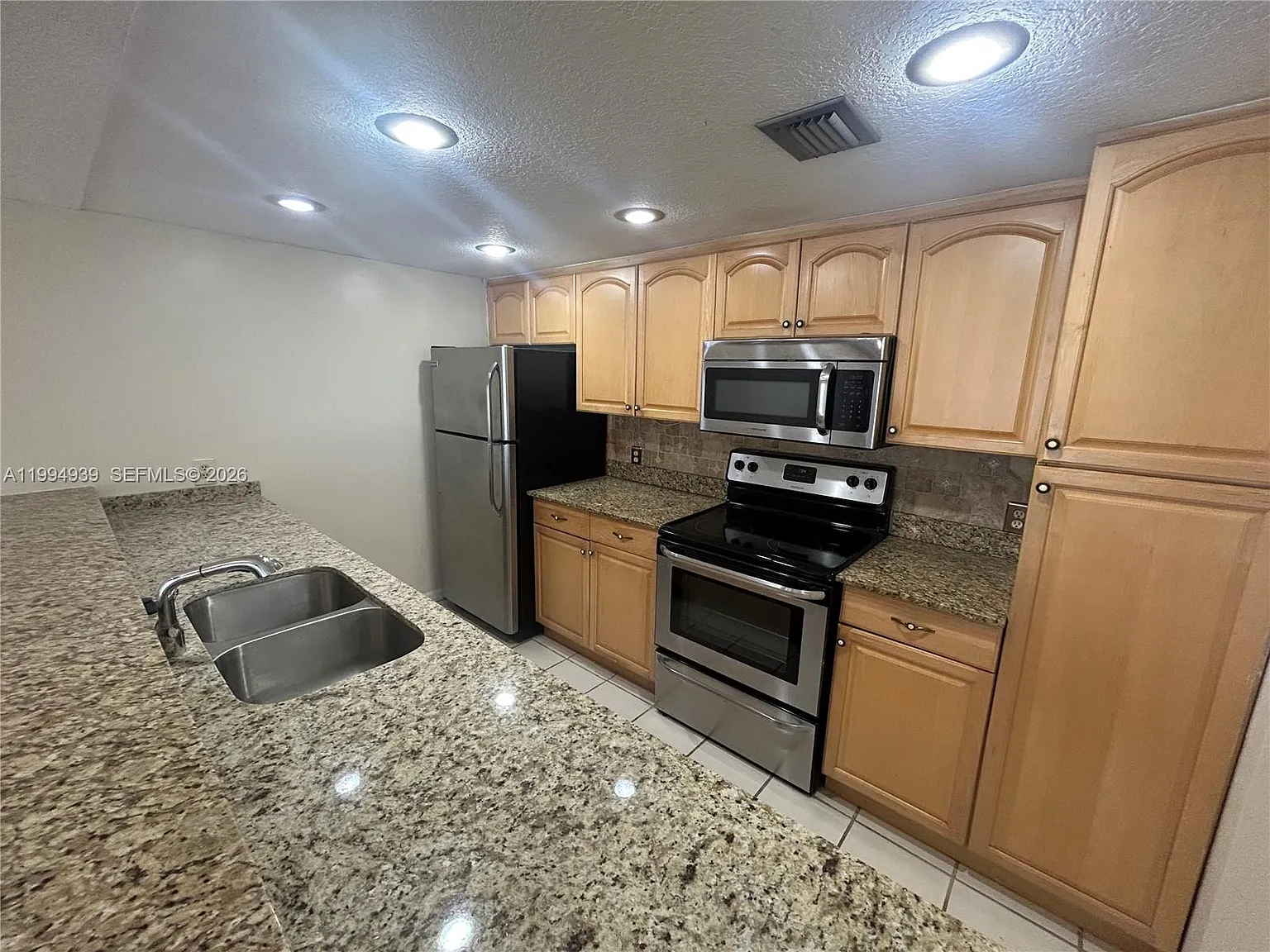 3 bed, 2.5 bath, 1505 sqft, $2,900 — Photo 3