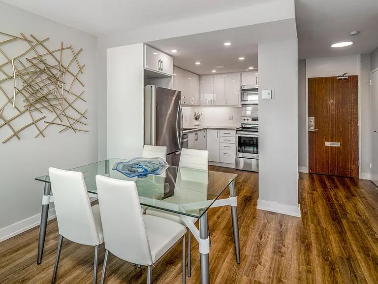 1177 Bloor St — Photo 13