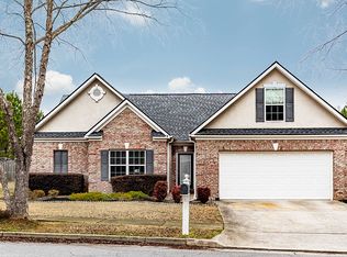 1443 Granite Falls Dr, Loganville, GA