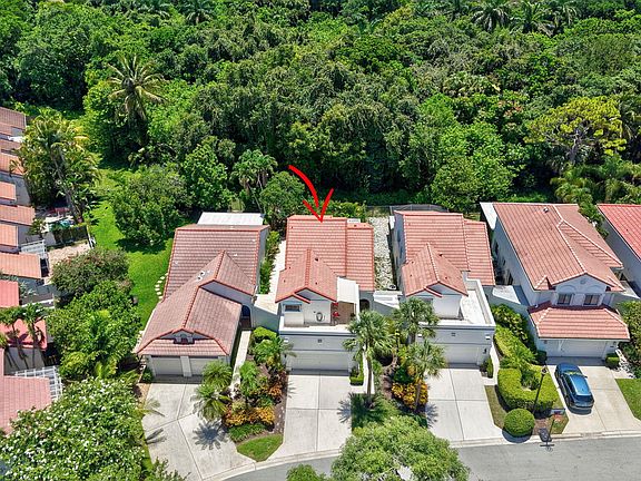 2nd image of 21692 Cromwell Circle