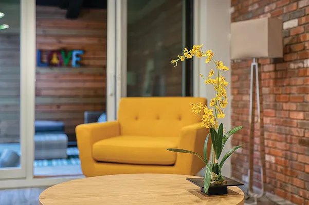 Sold by The InHouse Group | media 28