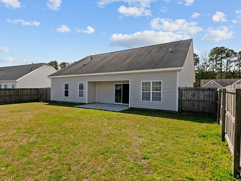 205 Lynden Ln — Photo 27