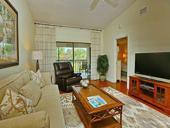 4th image of 4436 Weybridge St #82