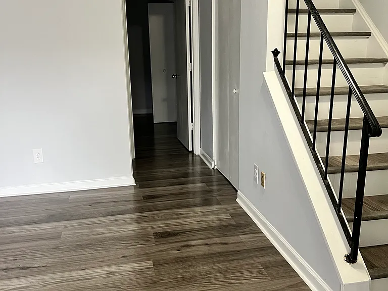 5509 Woodlawn Manor Ct — Photo 4