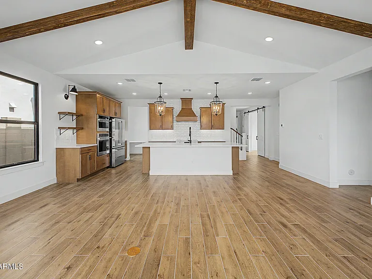 1131 E Yellowstone Pl — Photo 3