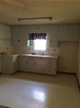 5th image of 5221 Yecker Ave