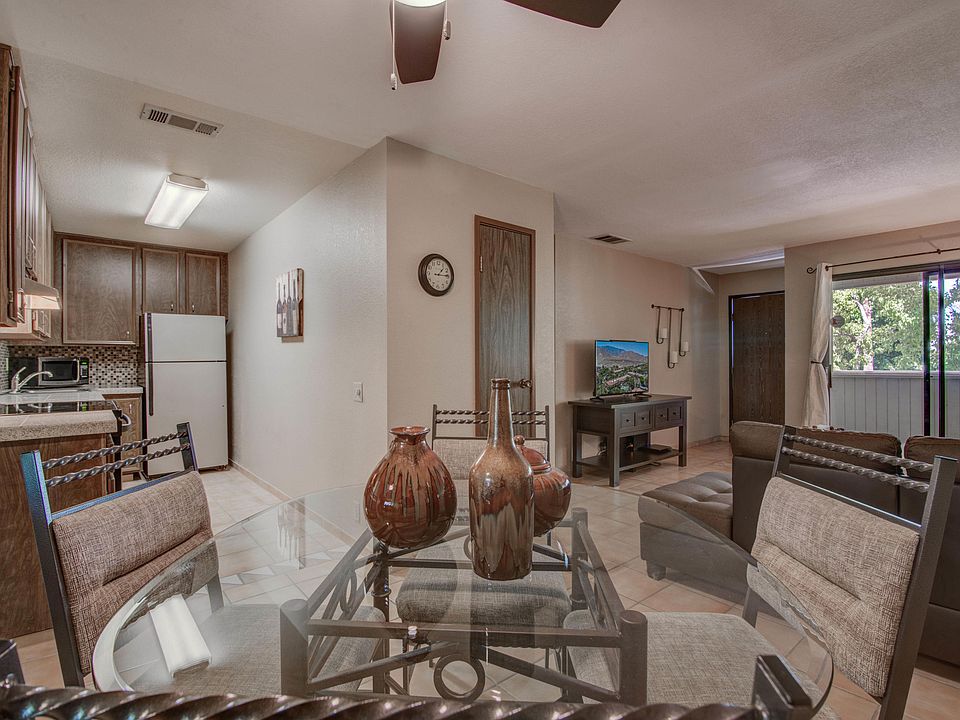 1st image of 2812 N Auburn Ct #202