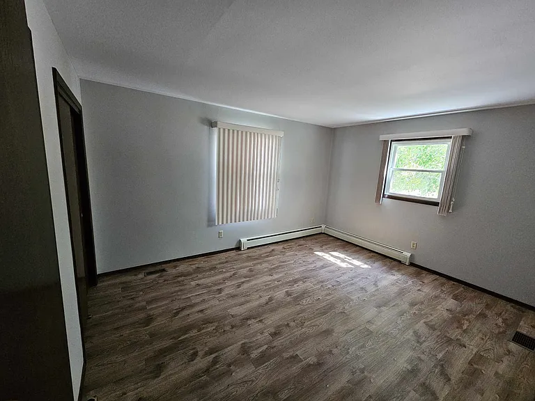 302 Merrill Ave — Photo 35