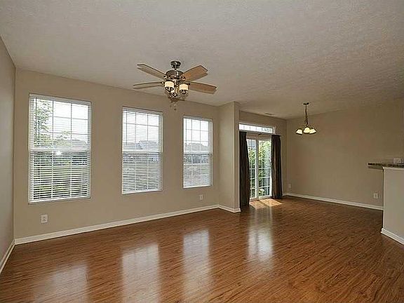 3rd image of 10931 Lemongrass Dr