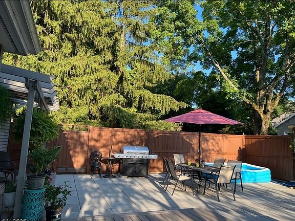 5th image of 343 & 339 Quaker Church Rd