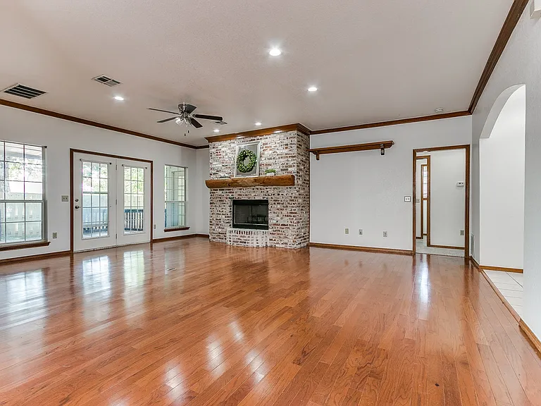 6439 Masons Dr — Photo 36
