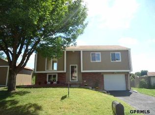14211 Greenfield Rd, Omaha, NE 68138