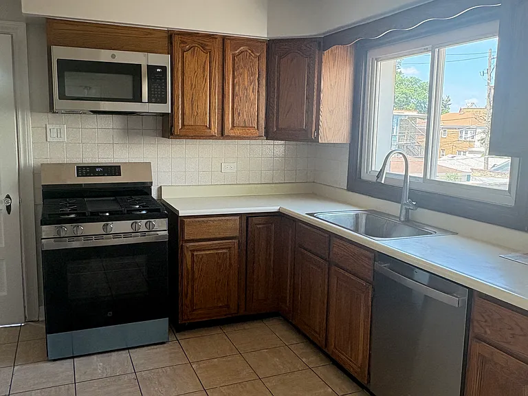 4946 N Menard Ave #2 — Photo 8