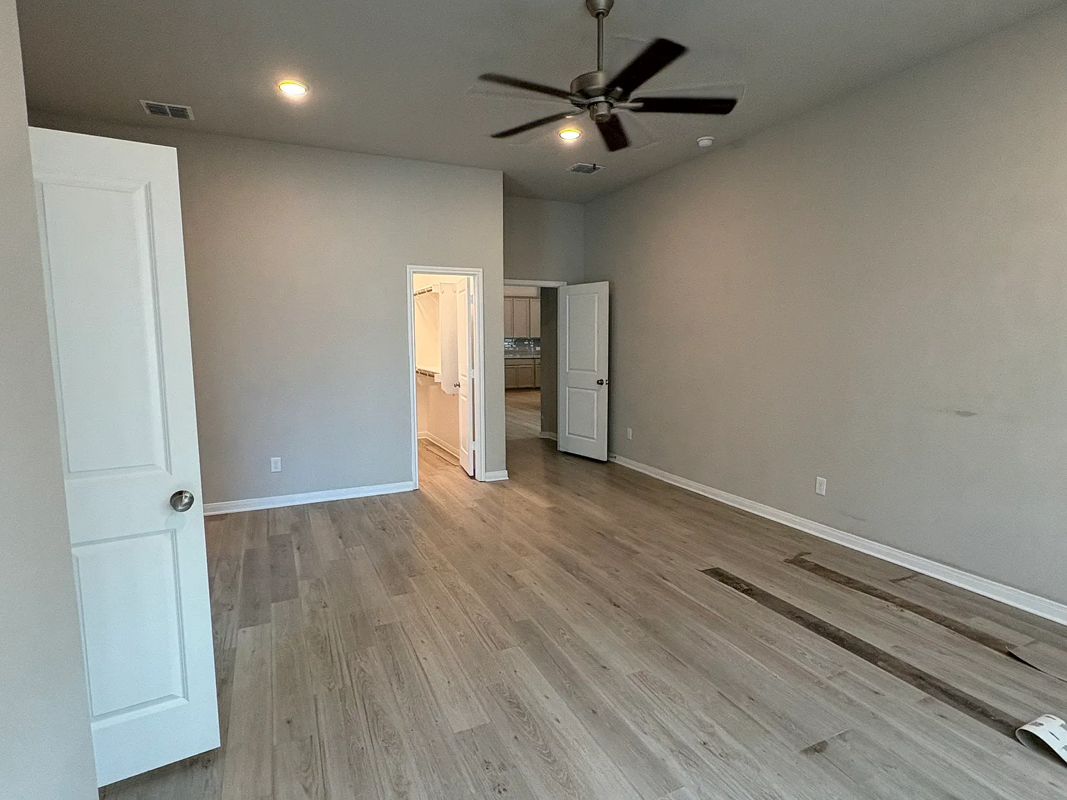 4 bed, 2036 sqft, $2,700 — Photo 3