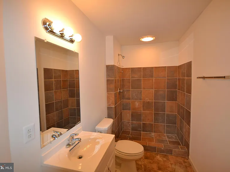2236 Sussex Way — Photo 11