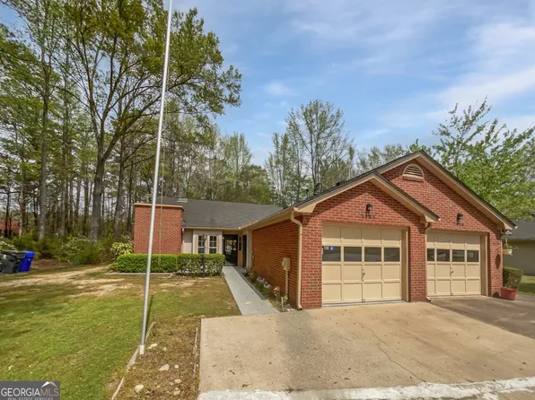 7131 Forest Ln, Union City, GA 30291