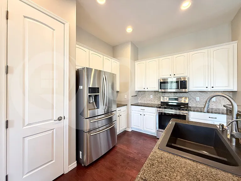10055 N 142nd St #2240 — Photo 3