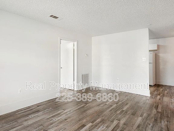 2nd image of 1005 Shilo Dr Unit D