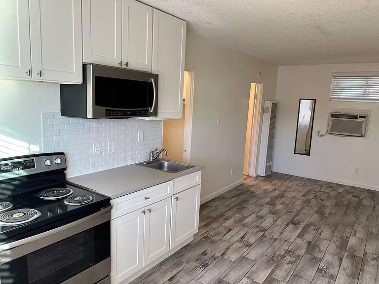 588 E Mel Ave #10 — Photo 1
