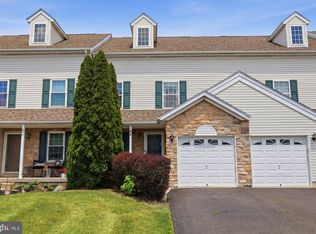 314 Cedar Waxwing Dr, Warrington, PA 18976