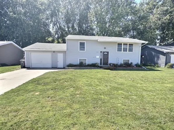 1207 10th Ave E, Spencer, IA 51301