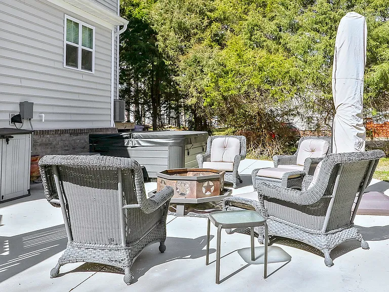 221 Wilson Dr — Photo 49