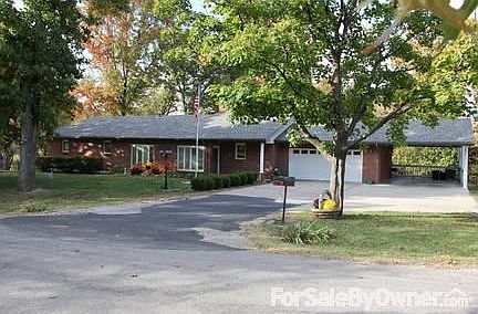 1st image of 213 W Oak St