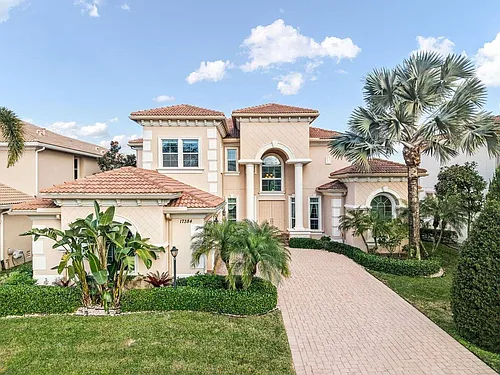 17384 Vistancia Cir Photo 1