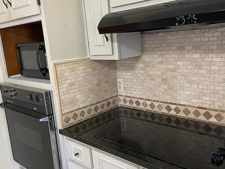7004 Robins Nest Dr — Photo 9