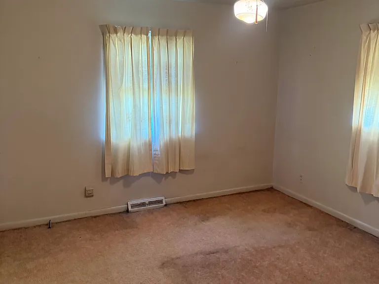 1923 Belcrest Dr — Photo 29