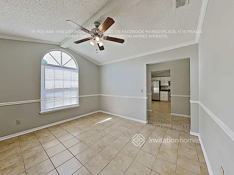 2463 Twin Springs Dr N — Photo 9