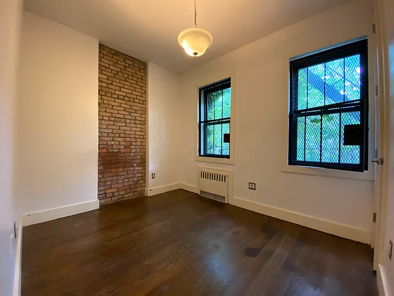 171 Starr St #3L — Photo 5