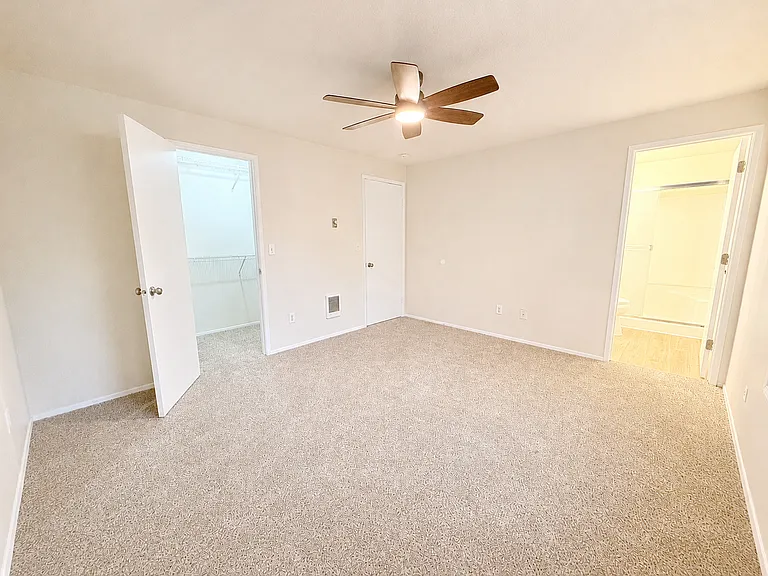 275 Hillshire Dr — Photo 13
