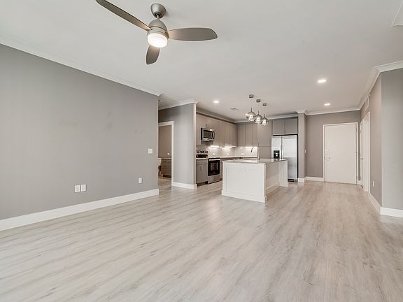 5th image of 3517 Windhaven Pkwy #2505