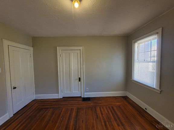 4th image of 1030 Schiff Ave