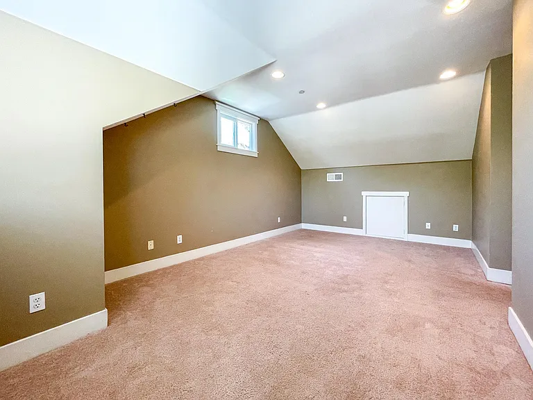 1725 S Maple St #4 — Photo 13