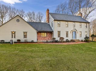 26 Lincoln Dr, North Smithfield, RI 02896