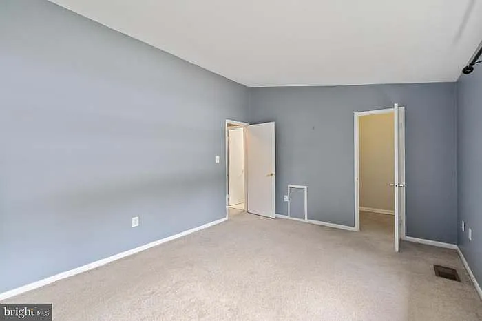 4735 Parkman Ct — Photo 10