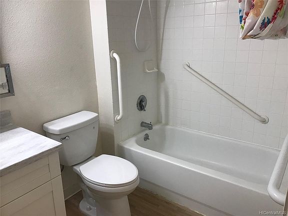 5th image of 1448 Young St APT 1408